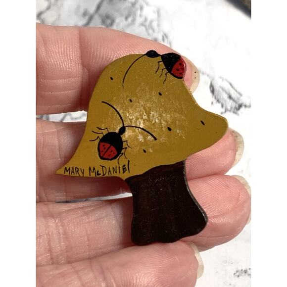 Vintage Brooch Earrings Mushrooms Wood Mary McDaniel Signed Handcrafted Whimsy - Picture 2 of 6